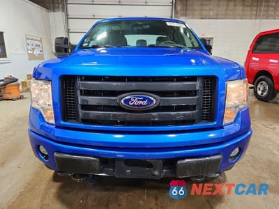 Piąte zdjęcie samochodu w środku: 2012 FORD F150 SUPER CAB VIN:1FTFX1EF9CKE22320 - miniatura