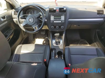 Zdjęcie 8 z 12 samochodu: 2010 VOLKSWAGEN JETTA SE VIN:3VWRZ7AJ0AM123953 - miniatura