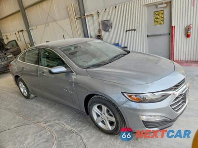 Czwarte zdjęcie samochodu z boku: 2024 CHEVROLET MALIBU LT VIN:1G1ZD5ST1RF136804 - miniatura