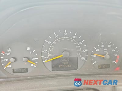 Zdjęcie 9 z 12 samochodu: 2001 MERCEDES-BENZ E 320 VIN:WDBJF65J21B200910 - miniatura