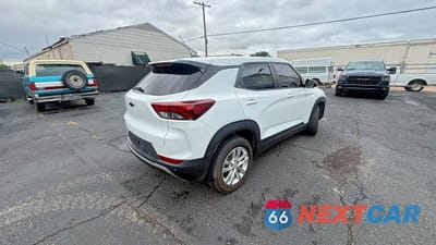 Czwarte zdjęcie samochodu z boku: 2022 CHEVROLET TRAILBLAZER LS VIN:KL79MMS2XNB103825 - miniatura