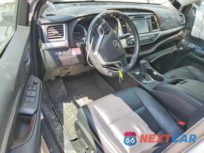 Zdjęcie 8 z 13 samochodu: 2017 TOYOTA HIGHLANDER XLE VIN:5TDJZRFH2HS511830 - miniatura