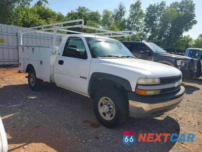Czwarte zdjęcie samochodu z boku: 2002 CHEVROLET SILVERADO C2500 VIN:1GCGC24U42Z200490 - miniatura