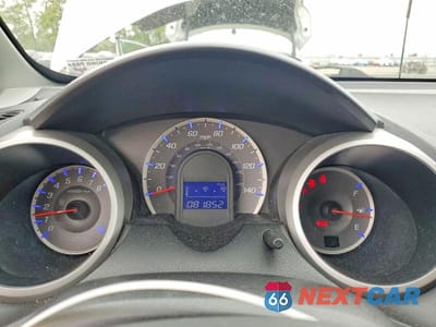 Zdjęcie 9 z 13 samochodu: 2011 HONDA FIT SPORT VIN:JHMGE8H6XBC022532 - miniatura