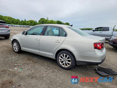 Drugie zdjęcie samochodu z przodu: 2010 VOLKSWAGEN JETTA SE VIN:3VWRZ7AJ0AM033766 - miniatura