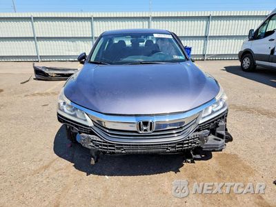 Piąte zdjęcie samochodu w środku: 2017 HONDA ACCORD LX VIN:1HGCR2F3XHA134733 - miniatura