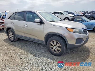 Czwarte zdjęcie samochodu z boku: 2012 KIA SORENTO LX VIN:5XYKT3A11CG279823 - miniatura