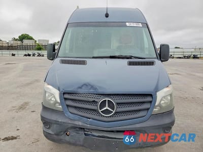 Piąte zdjęcie samochodu w środku: 2018 MERCEDES BENZ SPRINTER 2500 DELIVERY VAN VIN:WD3PE7CD5JP644328 - miniatura