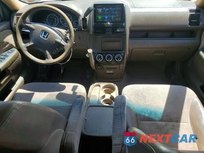 Zdjęcie 8 z 13 samochodu: 2003 HONDA CR-V LX VIN:SHSRD78483U108957 - miniatura