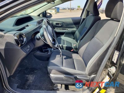Zdjęcie 7 z 12 samochodu: 2015 TOYOTA PRIUS C THREE VIN:JTDKDTB32F1100769 - miniatura