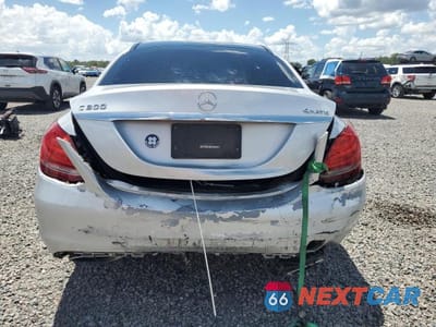 Zdjęcie 6 z 12 samochodu: 2015 MERCEDES-BENZ C 300 4MATIC VIN:55SWF4KB7FU064320 - miniatura