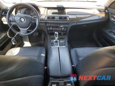 Zdjęcie 8 z 13 samochodu: 2014 BMW 740 I VIN:WBAYA6C54ED144335 - miniatura