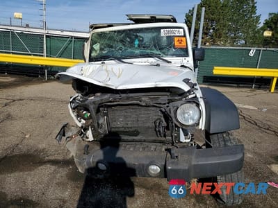 Piąte zdjęcie samochodu w środku: 2018 JEEP WRANGLER SPORT VIN:1C4AJWAG7JL829941 - miniatura