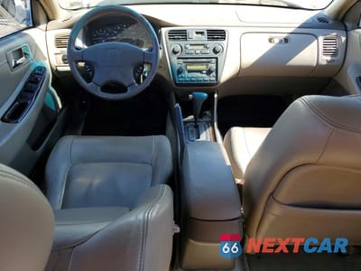 Zdjęcie 8 z 12 samochodu: 2002 HONDA ACCORD EX VIN:1HGCG16532A074562 - miniatura