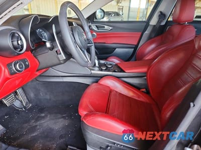 Zdjęcie 7 z 12 samochodu: 2019 ALFA ROMEO GIULIA TI VIN:ZARFAMBN2K7600882 - miniatura