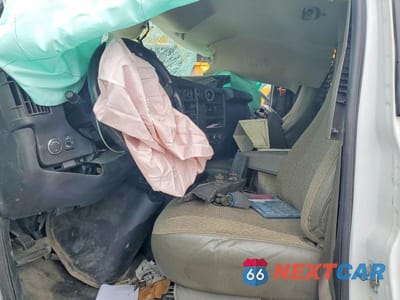 Zdjęcie 7 z 13 samochodu: 2018 CHEVROLET EXPRESS G2500 VIN:1GCWGAFG6J1340362 - miniatura