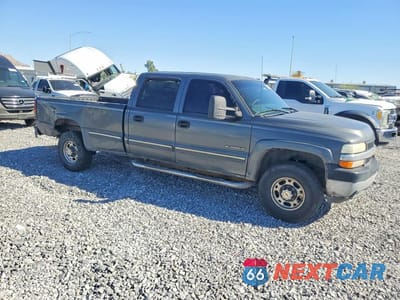 Czwarte zdjęcie samochodu z boku: 2002 CHEVROLET SILVERADO C2500 HEAVY DUTY VIN:1GCHC23G22F107713 - miniatura