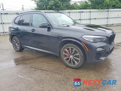 Czwarte zdjęcie samochodu z boku: 2021 BMW X5 M50I VIN:5UXJU4C01M9F71043 - miniatura