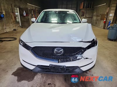 Piąte zdjęcie samochodu w środku: 2018 MAZDA CX-5 TOURING VIN:JM3KFBCM8J0353256 - miniatura