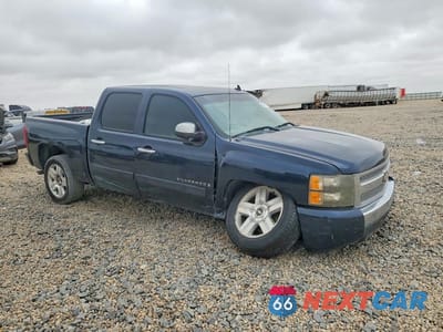 Czwarte zdjęcie samochodu z boku: 2008 CHEVROLET SILVERADO C1500 VIN:3GCEC13C08G248023 - miniatura