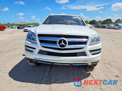 Piąte zdjęcie samochodu w środku: 2016 MERCEDES-BENZ GL 450 4MATIC VIN:4JGDF6EE9GA698938 - miniatura
