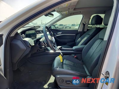 Zdjęcie 7 z 12 samochodu: 2022 AUDI E-TRON PREMIUM VIN:WA1AAAGE9NB024506 - miniatura