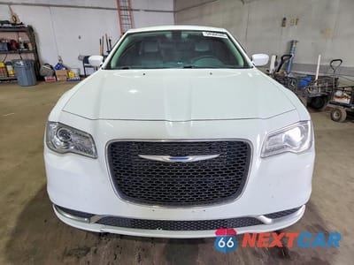 Piąte zdjęcie samochodu w środku: 2016 CHRYSLER 300 LIMITED VIN:2C3CCAAG1GH211885 - miniatura