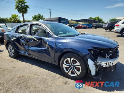 Czwarte zdjęcie samochodu z boku: 2020 HONDA INSIGHT EX VIN:19XZE4F53LE011699 - miniatura