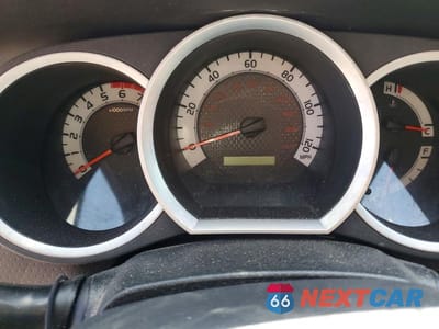 Zdjęcie 9 z 12 samochodu: 2015 TOYOTA TACOMA V6 VIN:3TMLU4EN7FM170455 - miniatura