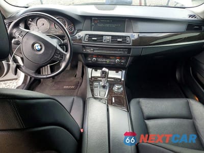 Zdjęcie 8 z 12 samochodu: 2012 BMW 528 XI VIN:WBAXH5C53CDW02039 - miniatura