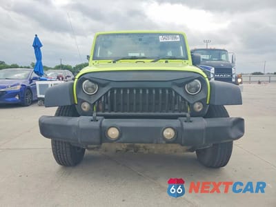 Piąte zdjęcie samochodu w środku: 2016 JEEP WRANGLER UNLIMITED SPORT VIN:1C4BJWKG5GL321463 - miniatura