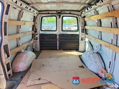 Zdjęcie 10 z 14 samochodu: 2018 CHEVROLET EXPRESS G2500 VIN:1GCWGAFGXJ1911674 - miniatura