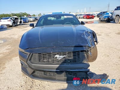 Piąte zdjęcie samochodu w środku: 2026 FORD MUSTANG VIN:1FA6P8TH3T5101990 - miniatura