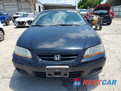 Piąte zdjęcie samochodu w środku: 2002 HONDA ACCORD EX VIN:1HGCG22552A024709 - miniatura