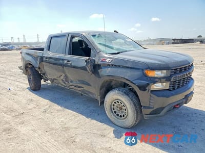 Czwarte zdjęcie samochodu z boku: 2021 CHEVROLET SILVERADO VIN:3GCPYCEF4MG249926 - miniatura