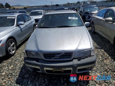 Piąte zdjęcie samochodu w środku: 2000 VOLVO V70 XC VIN:YV1LZ56DXY2727361 - miniatura