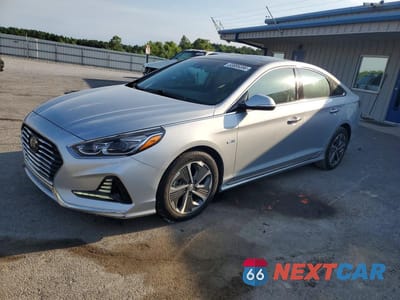 2018 HYUNDAI SONATA HYBRID LIMITED KMHE34L30JA082989 - główne zdjęcie licytacji z USA - miniatura