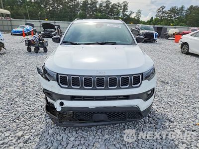Piąte zdjęcie samochodu w środku: 2025 JEEP COMPASS LATITUDE VIN:3C4NJDBN6ST554443 - miniatura