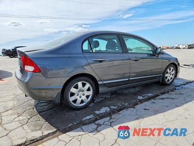 Trzecie zdjęcie samochodu z tyłu: 2010 HONDA CIVIC LX VIN:2HGFA1F57AH323850 - miniatura