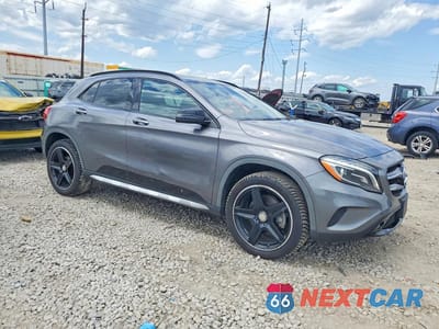 Czwarte zdjęcie samochodu z boku: 2017 MERCEDES-BENZ GLA 250 4MATIC VIN:WDCTG4GB0HJ292711 - miniatura