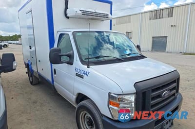 2023 FORD ECONOLINE E350 SUPER DUTY CUTAWAY VAN 1FDWE3FK6PDD14711 - główne zdjęcie licytacji z USA - miniatura