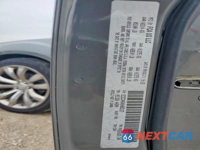 Zdjęcie 12 z 12 samochodu: 2019 CHRYSLER 300 TOURING VIN:2C3CCAAG4KH663127 - miniatura