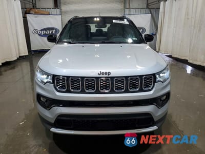 Piąte zdjęcie samochodu w środku: 2026 JEEP COMPASS LIMITED VIN:3C4NJDCN1TT244202 - miniatura