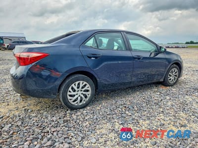 Trzecie zdjęcie samochodu z tyłu: 2018 TOYOTA COROLLA LE VIN:2T1BURHE0JC099055 - miniatura