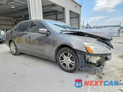 Czwarte zdjęcie samochodu z boku: 2006 HONDA ACCORD EX VIN:1HGCM567X6A167652 - miniatura