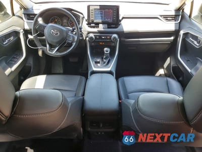 Zdjęcie 8 z 13 samochodu: 2020 TOYOTA RAV4 XLE PREMIUM VIN:JTMC1RFV0LJ021737 - miniatura