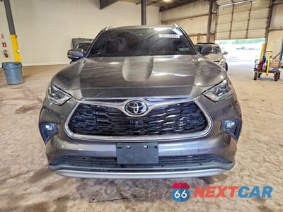 Piąte zdjęcie samochodu w środku: 2021 TOYOTA HIGHLANDER PLATINUM VIN:5TDFZRBH8MS130201 - miniatura