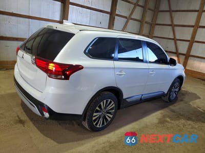 Trzecie zdjęcie samochodu z tyłu: 2020 MITSUBISHI OUTLANDER SE VIN:JA4AZ3A3XLZ048801 - miniatura
