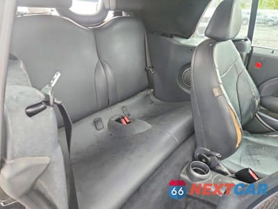 Zdjęcie 10 z 12 samochodu: 2005 MINI COOPER VIN:WMWRF33465TG11825 - miniatura