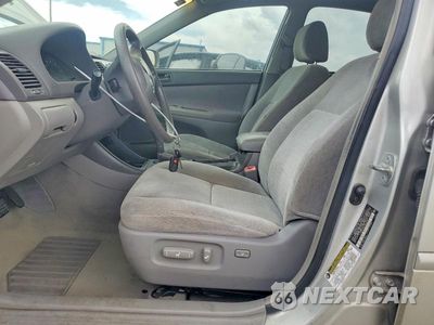 Zdjęcie 7 z 12 samochodu: 2004 TOYOTA CAMRY LE VIN:4T1BE32K64U856570 - miniatura